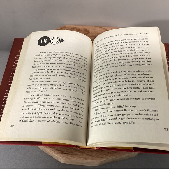 “2/$10” - Catching Fire by Suzanne Collins - The Hunger Games - Hardcover - Picture 6 of 12